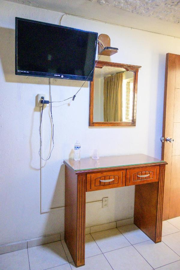 Hotel Acuario En Ocotlan Екстериор снимка