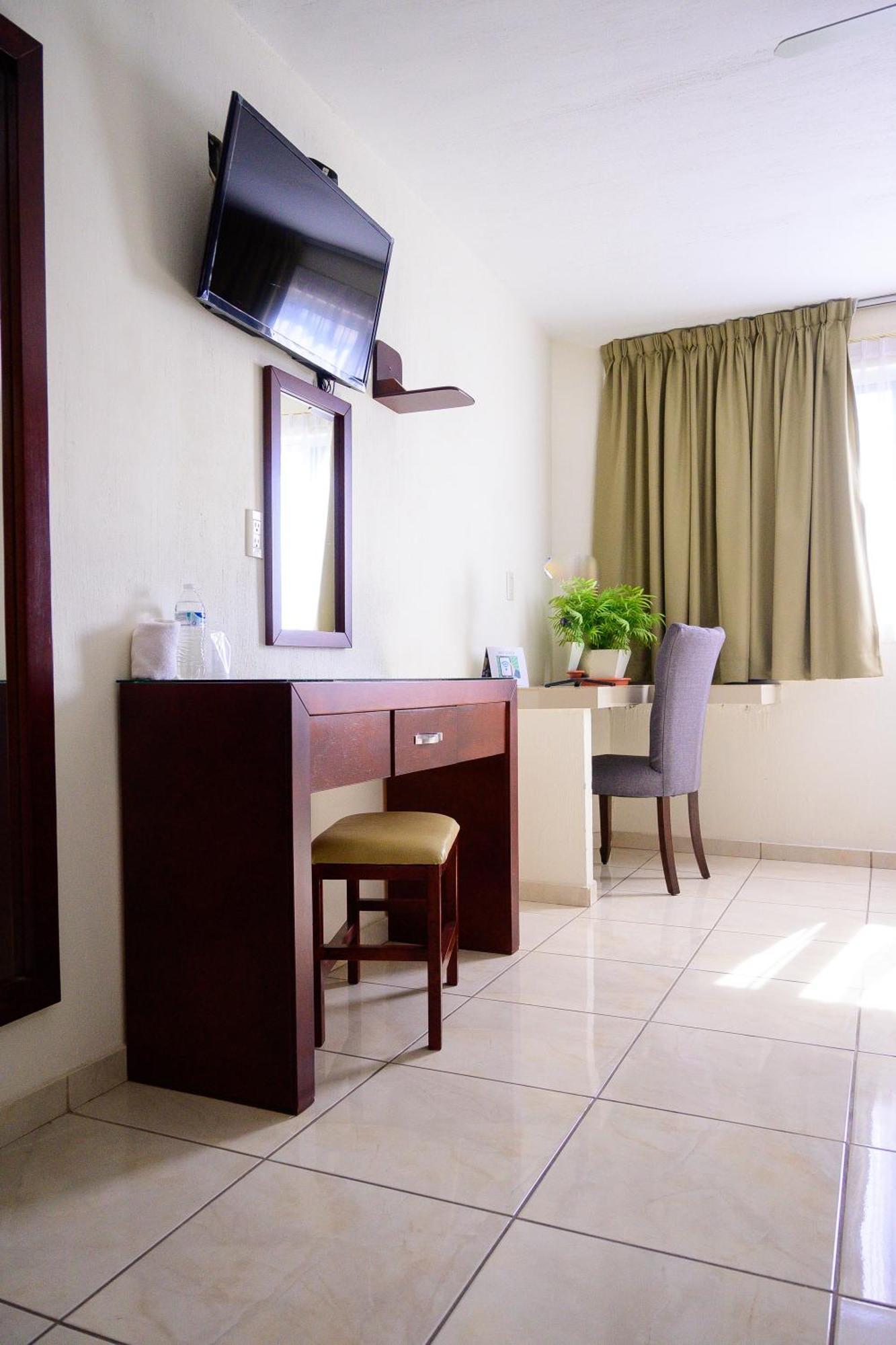 Hotel Acuario En Ocotlan Екстериор снимка