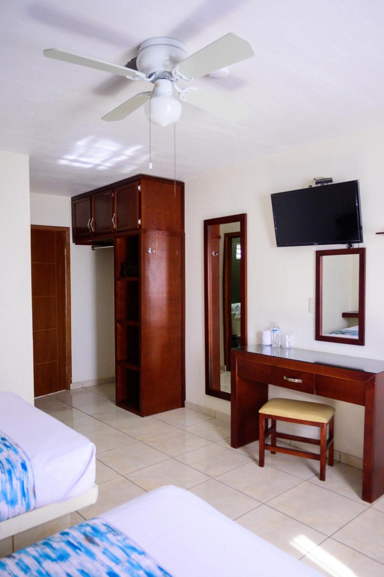 Hotel Acuario En Ocotlan Екстериор снимка