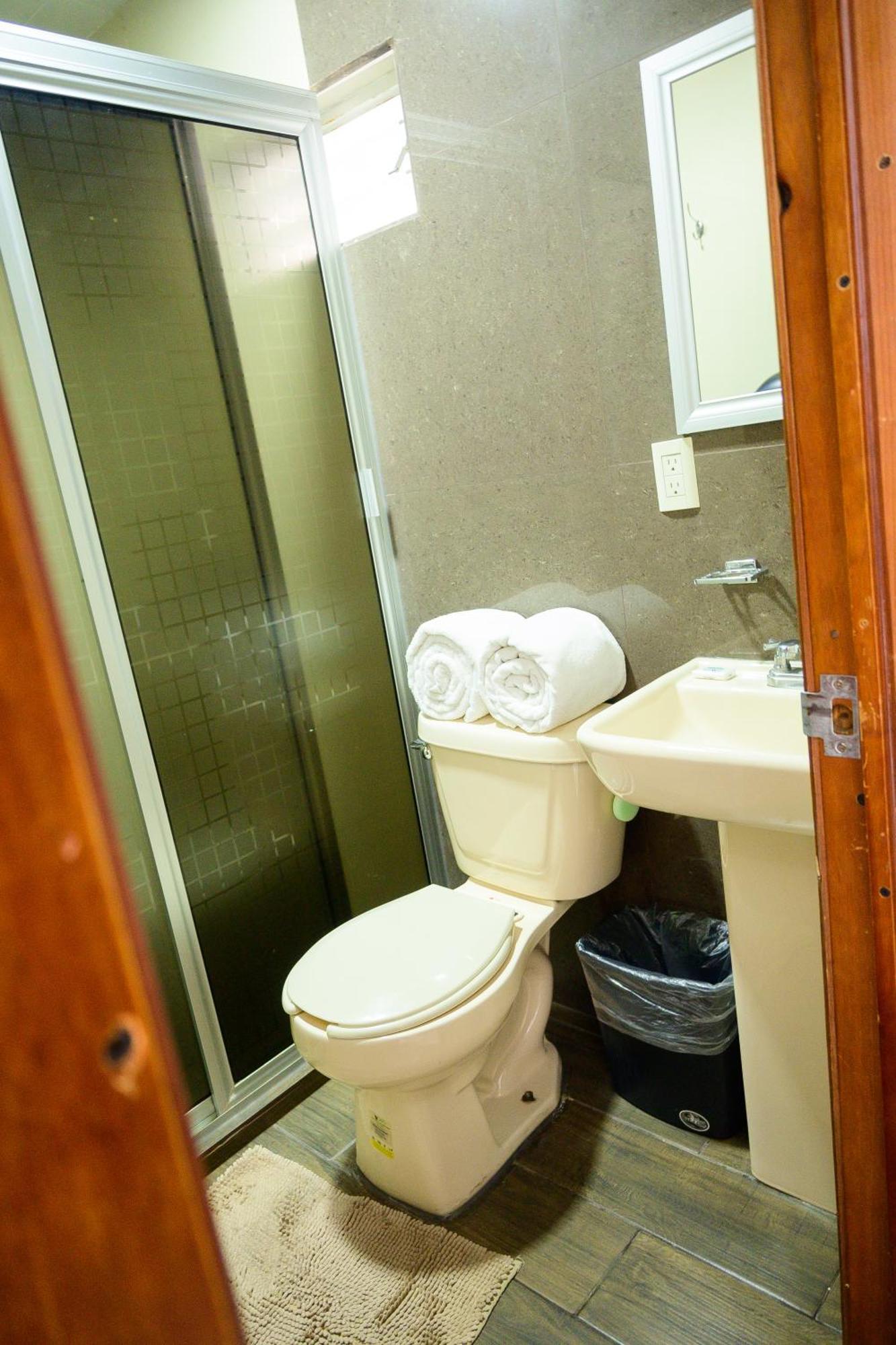 Hotel Acuario En Ocotlan Екстериор снимка